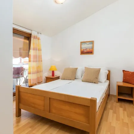 Гостевой дом Apartments Manda 3*