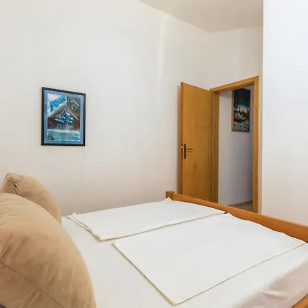 Apartments Manda Fazana