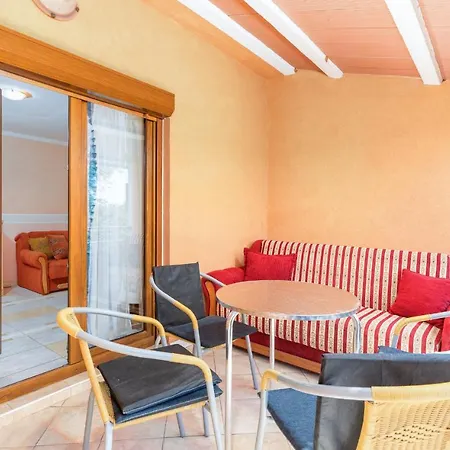Apartments Manda 3*